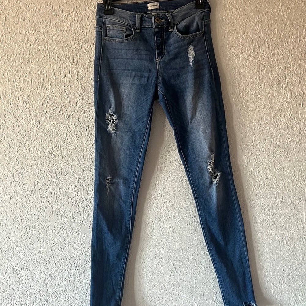 Mid rise skinny jeans